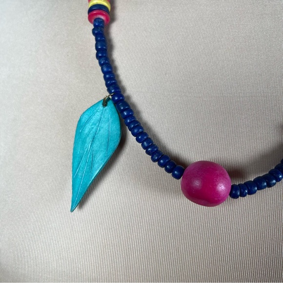 Hand-Carved Parrot Beaded Necklace Blue Tropical Boho Statement Jewelry - Picture 4 of 9